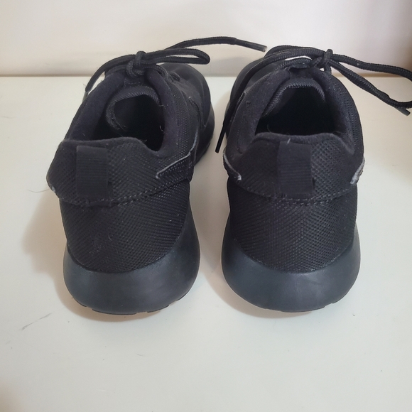 Nike Boys Roshe One 599728-031 Black Running Shoes Sneakers Size 4Y - Picture 4 of 5